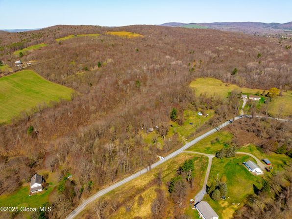 49 State Line Road, Eagle Bridge, NY 12057