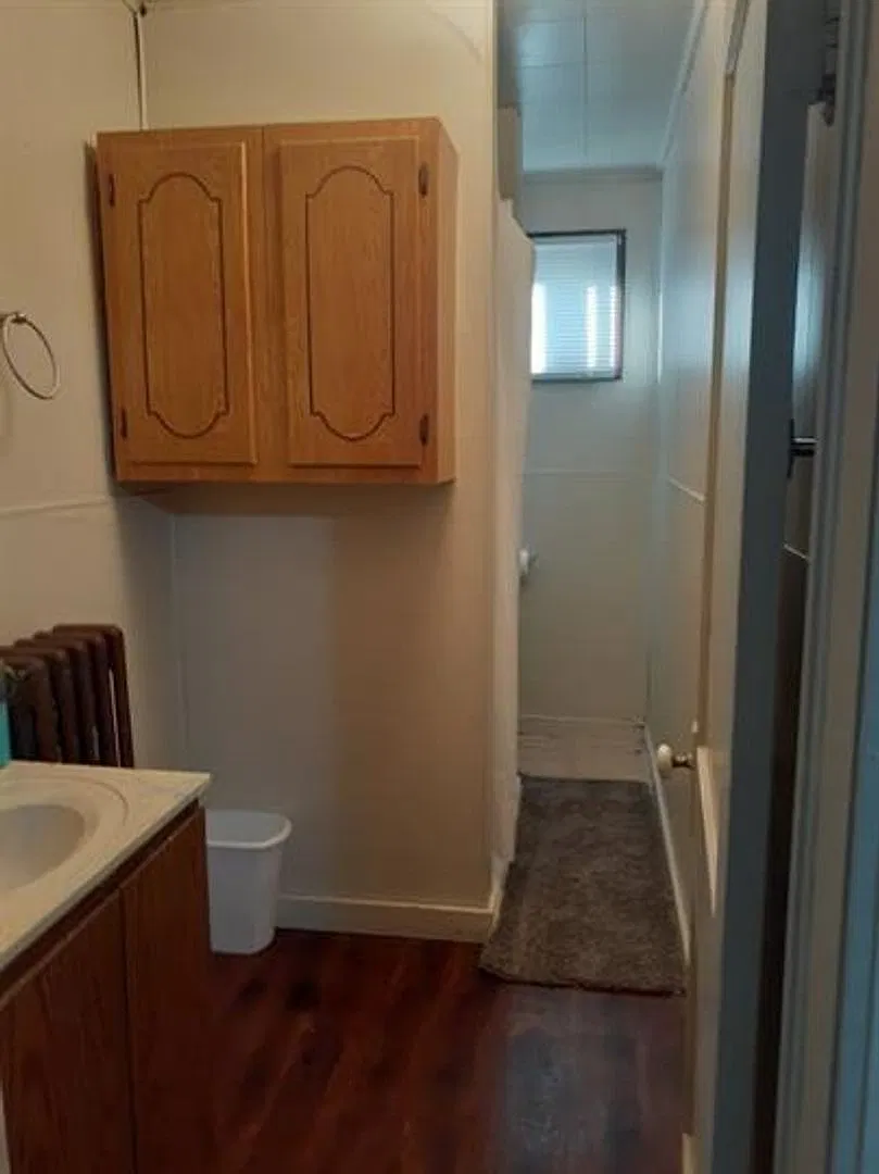 1007 Main 4 Unit — Photo 4