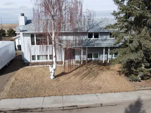 604 S 9th Ave W, Hanna, AB T0J 1P0