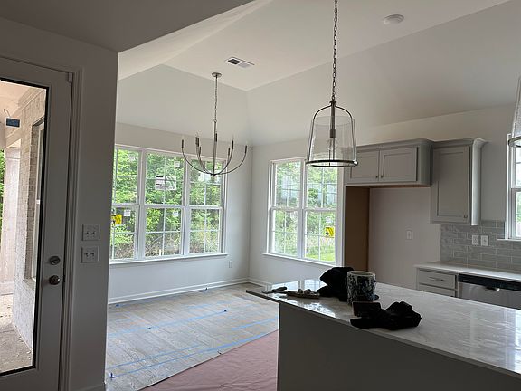 5th image of 120 Laurel Wood Ln