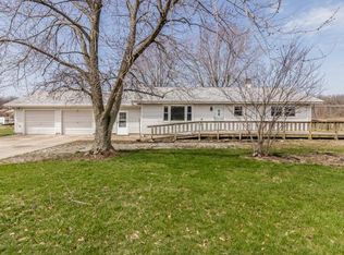 4019 Dole Rd, Mattoon, IL 61938
