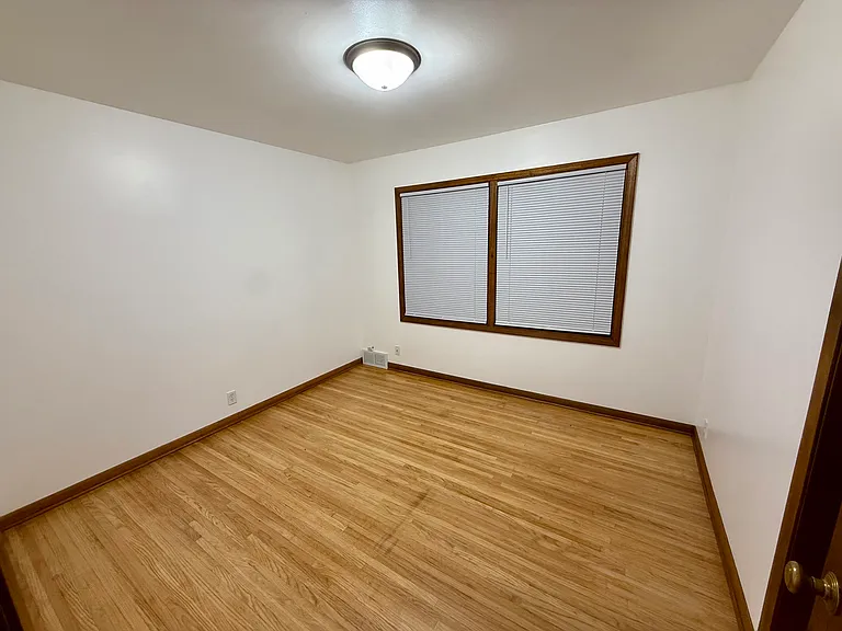 5109 S 83rd St — Photo 15