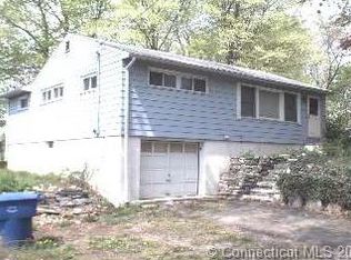 1023 Cooke St, Waterbury, CT 06704