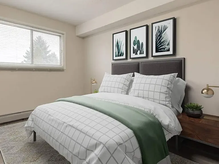 2526 Thompson Cres SE — Photo 5