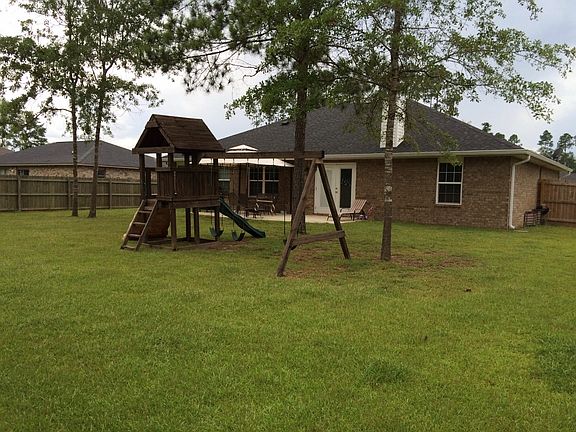 3rd image of 6025 Autumn Pines Cir