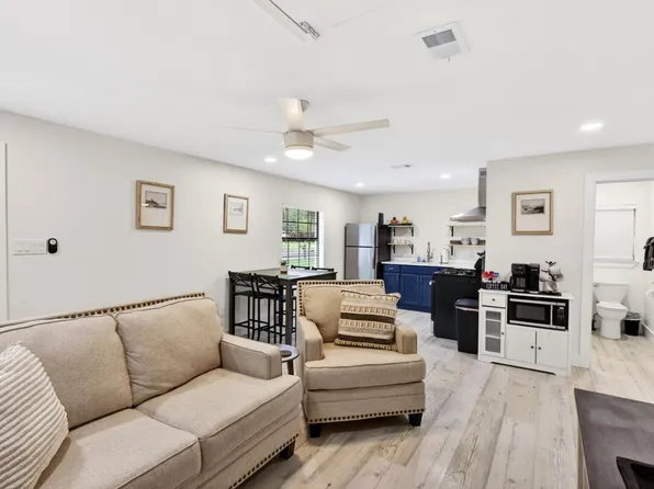 203 Eleanor Ave, Pass Christian, MS