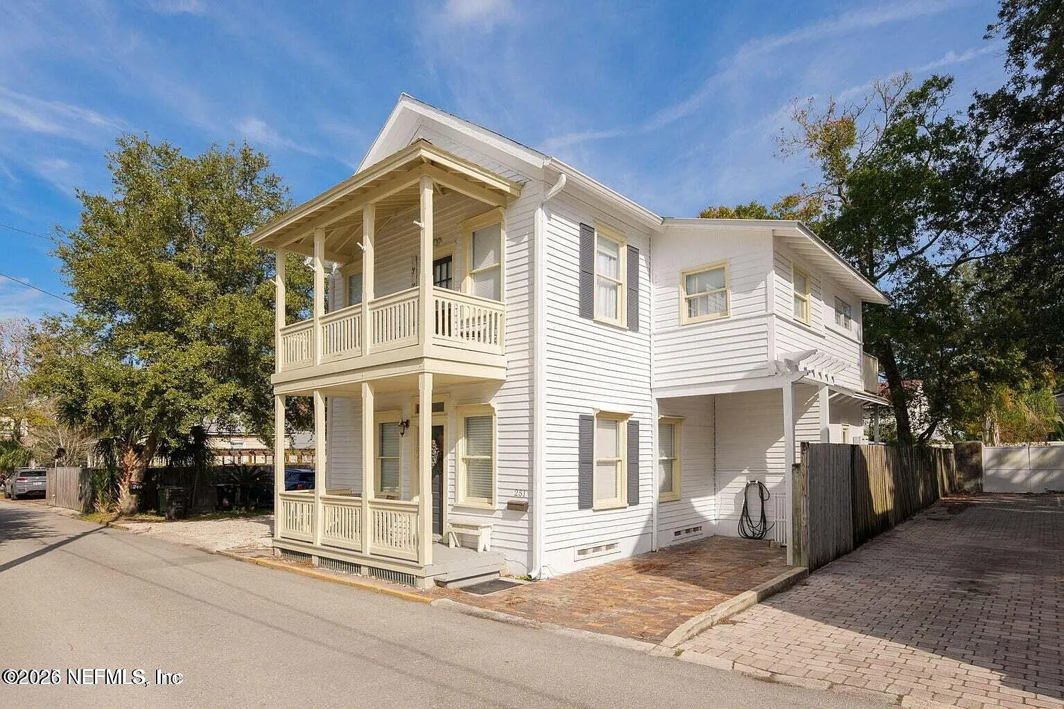 2 bed, 1.0 bath, 746 sqft, $2,900 — Photo 1