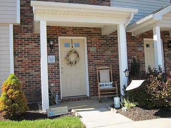 3rd image of 2340 Danbury Ln