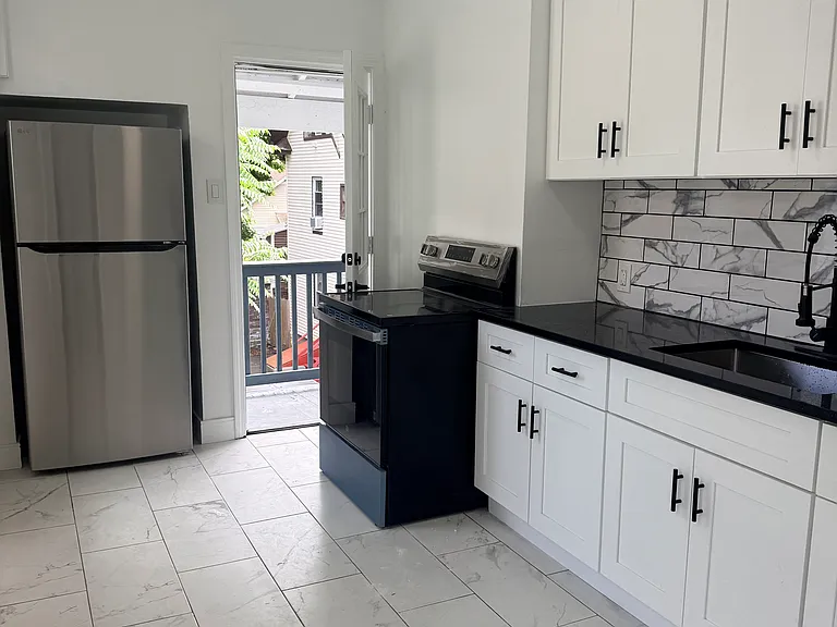 105 Bridgeport Ave #2 — Photo 8