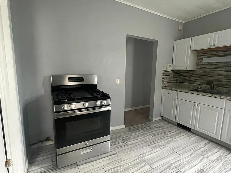 90 Cottage St #22 — Photo 2
