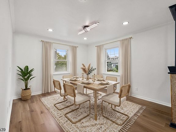 3rd image of 74 Sherwood St