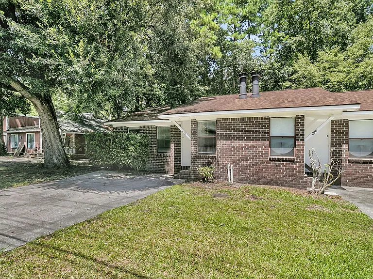 216 Parlor Dr #A — Photo 3