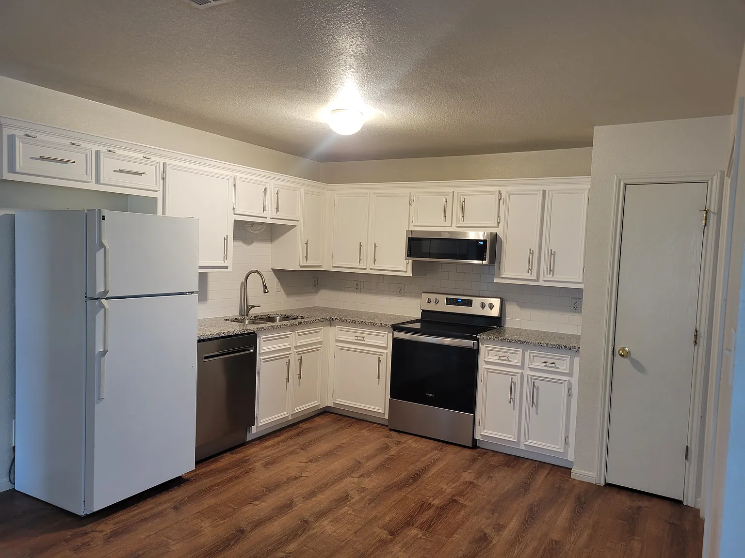 3 bed, 1146 sqft, $1,395 — Photo 3