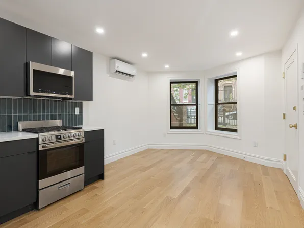 15 Verona Place image 3 of 13