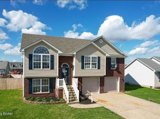 490 Lakes Of Dogwood Blvd, Shepherdsville, KY 40165