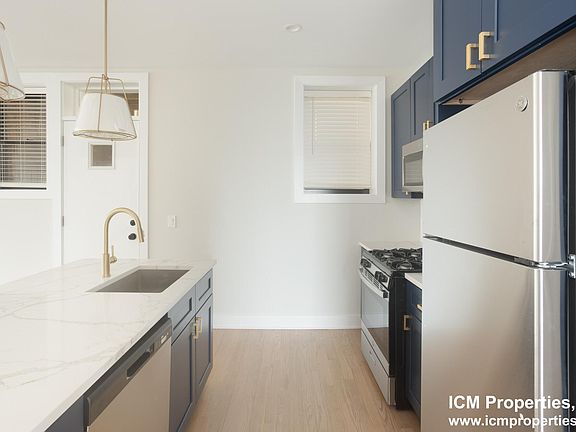 2nd image of 4422 N Seeley Ave APT 3