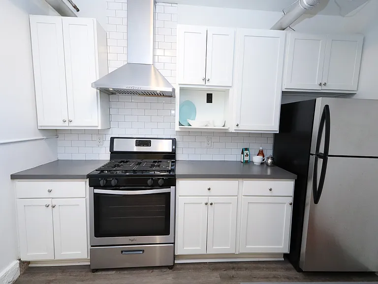 Yale Apartments — Photo 42