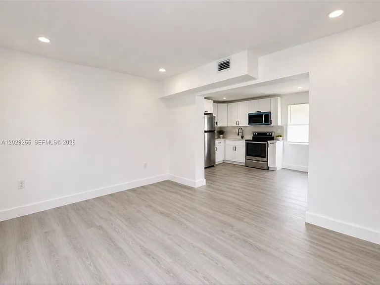 1708 NW 7th St — Photo 9