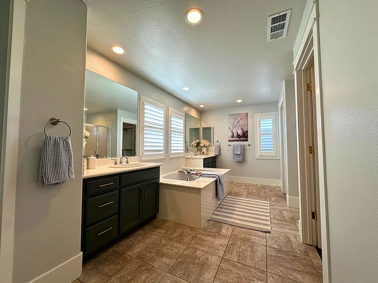 2610 Shofield Ct — Photo 32