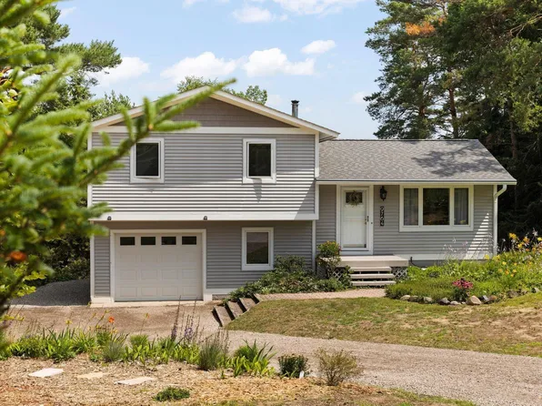 9764 Pineneedle Ln, Williamsburg, MI 49690