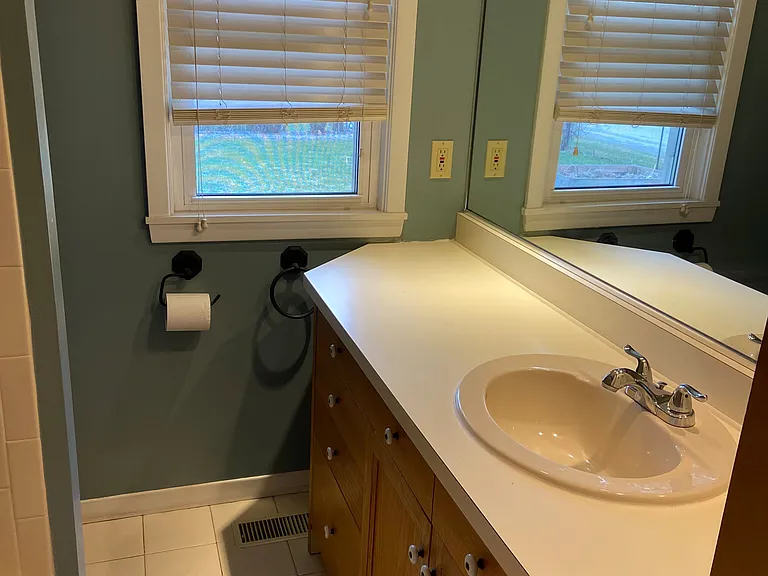 123 Seneca Dr — Photo 28