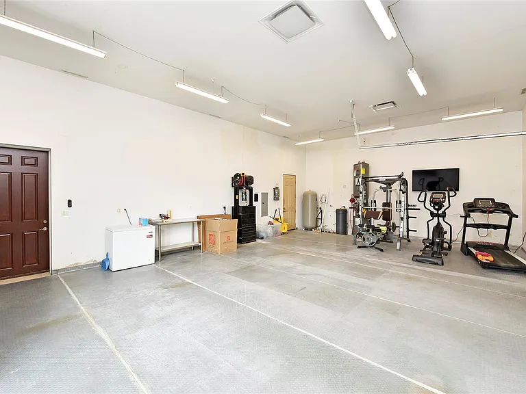 6602 Rohan Rd — Photo 46