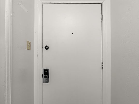 2nd image of 2214 Kirby Smith Dr