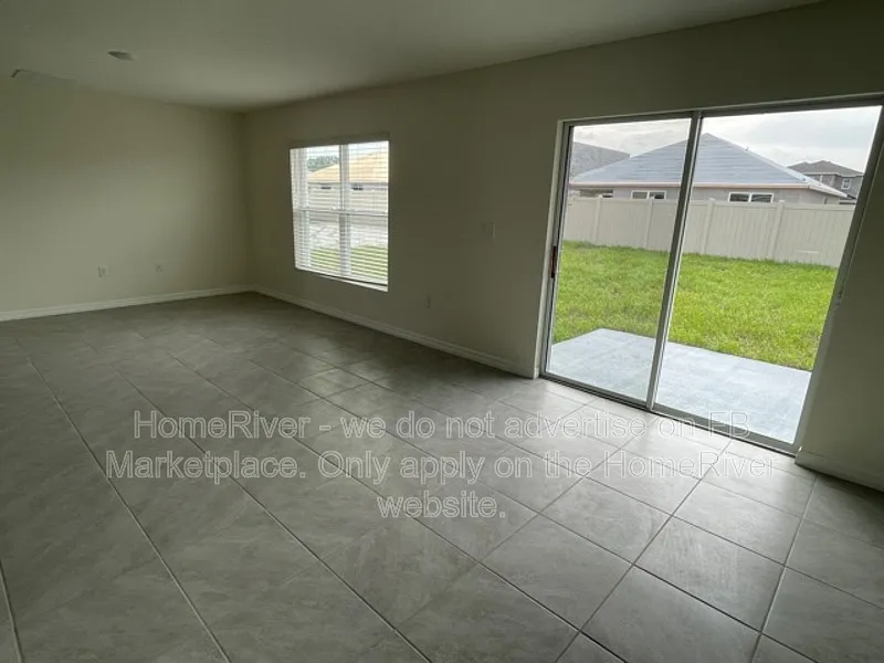 4 bed, 2.0 bath, 1498 sqft, $2,095 — Photo 3
