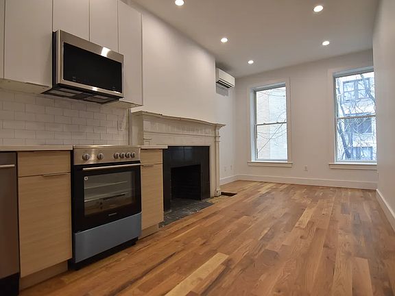 3rd image of 324 W 87th St APT 4R
