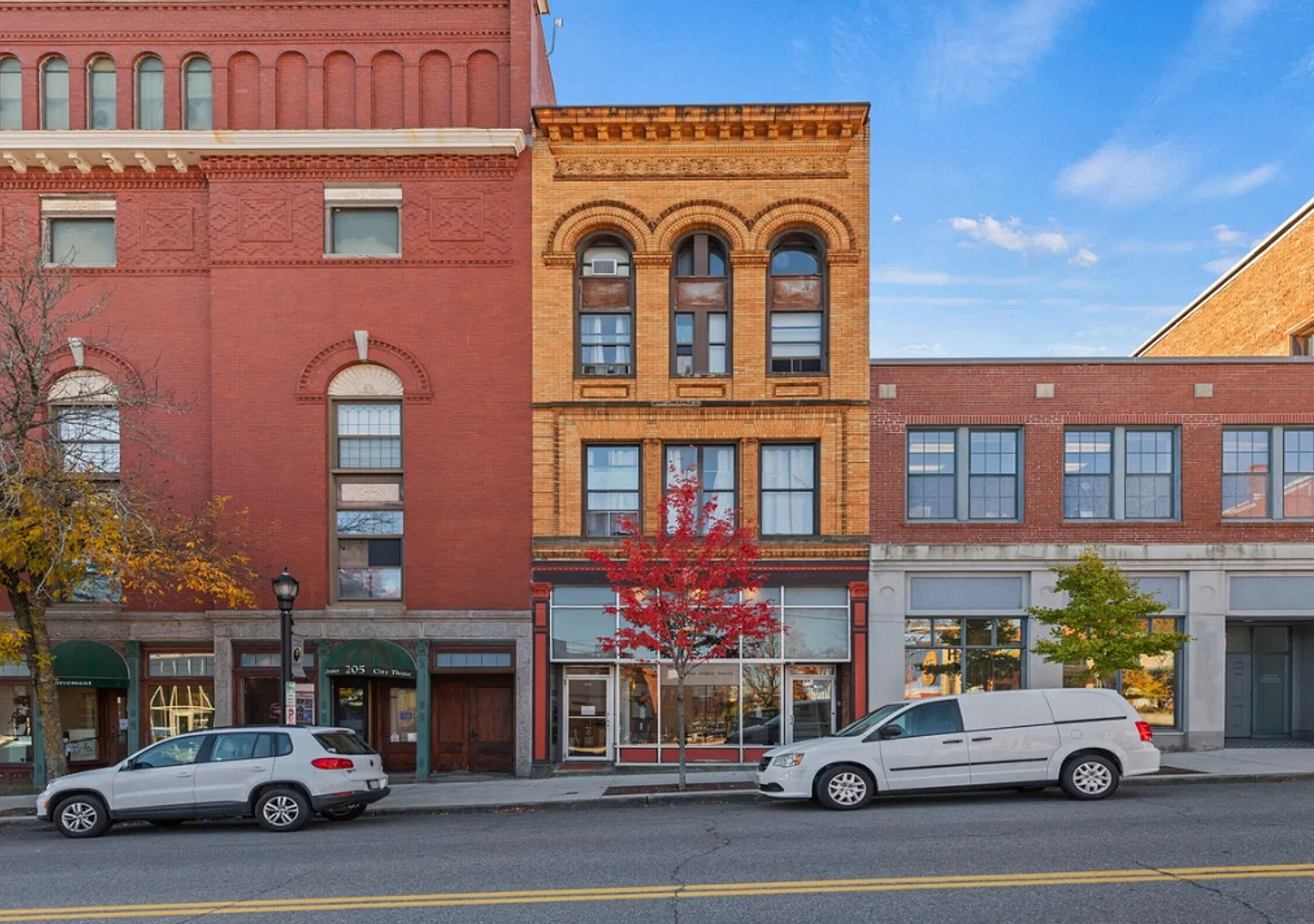 215 Main St — Photo 1