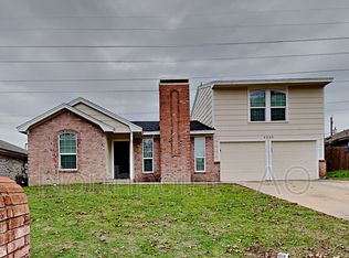 6205 Parkmeadow Dr, Arlington, TX 76018