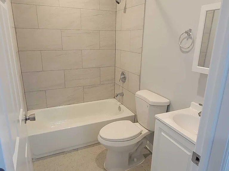 545 N Pulaski St — Photo 15