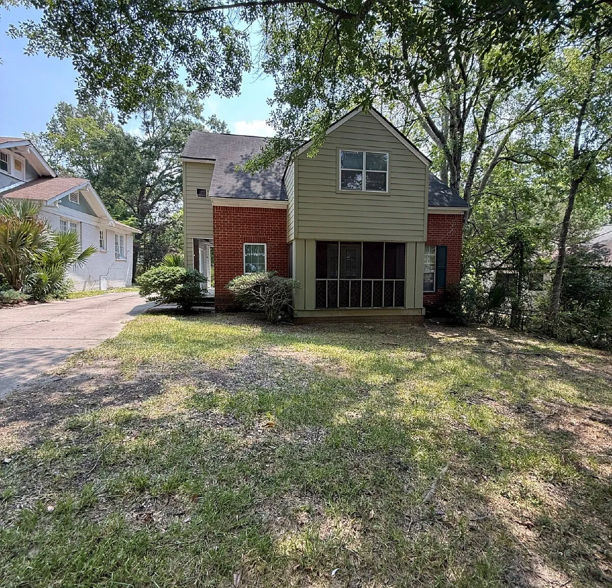 2 bed, 1.0 bath, $1,075 — Photo 1