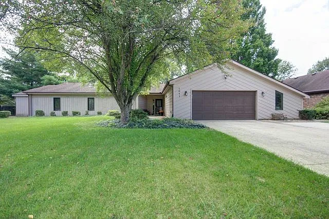 1011 Galen Dr photo 1
