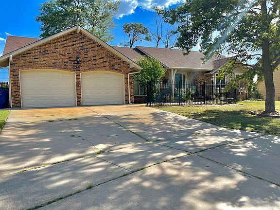 3rd image of 6781 E Bromley Cir