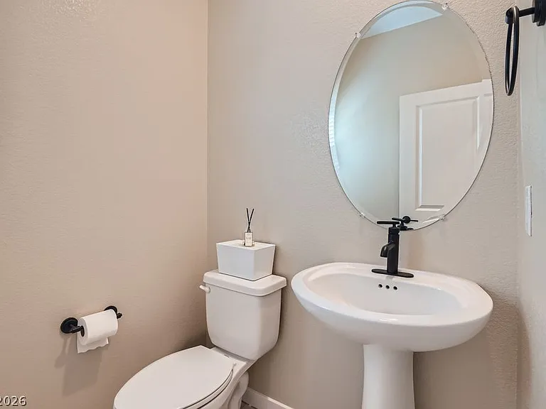 11604 Desert Hollow Ave — Photo 14