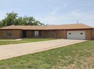 2102 Vallejo St, Perryton, TX 79070
