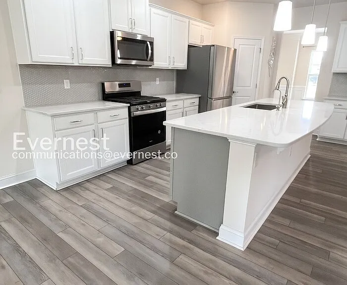 8436 Jordan Meadow Dr — Photo 2