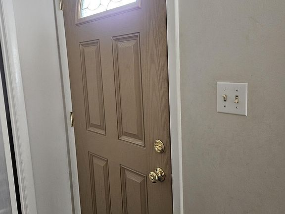 2nd image of 2105 Dogwood Ln