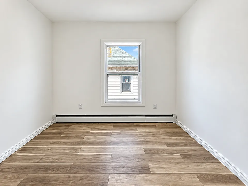 33 Storrie St #2