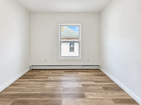 33 Storrie St APT 2, Amsterdam, NY 12010