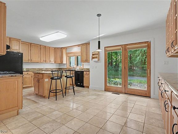 2nd image of 4389 Everett Rd