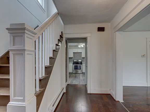 4th image of 48 Notre Dame Ave
