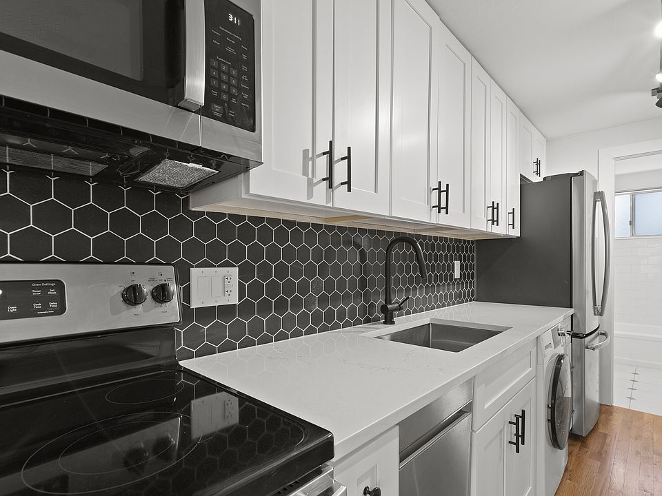 1st image of 1338 N Franklin St #3524811