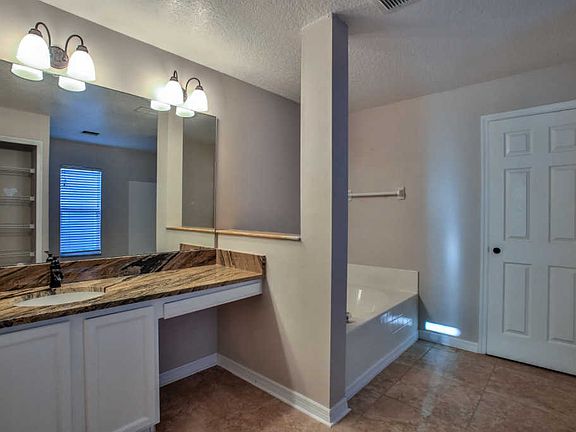 3rd image of 3222 Willow Oak Dr
