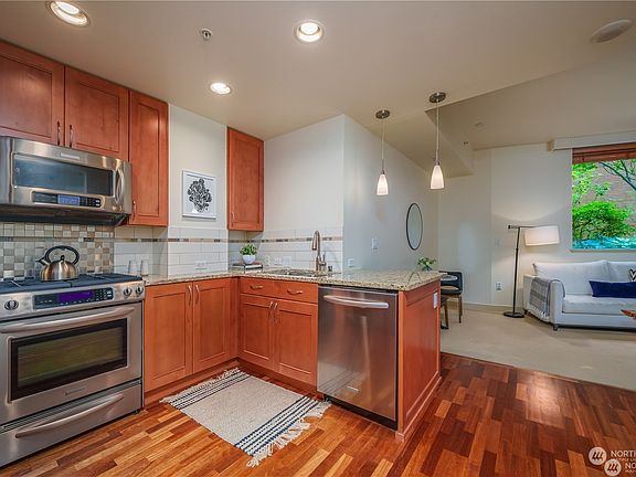 3rd image of 10650 NE 9th Place #3210