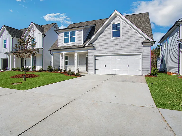 5157 Parkwood Dr — Photo 2
