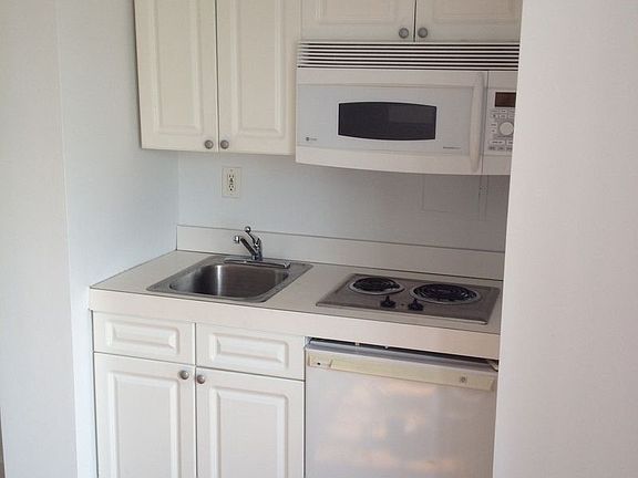 3rd image of 5 Tudor City Pl APT A6
