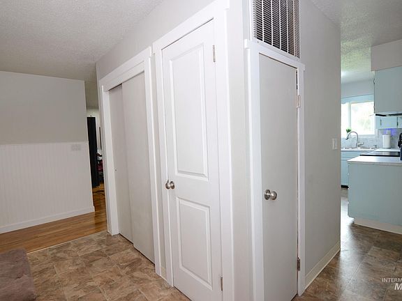 2nd image of 1122 N Midland Blvd