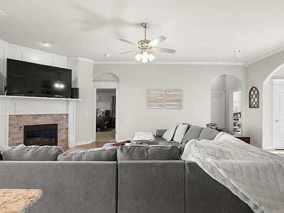 5th image of 3409 Ontario Cir